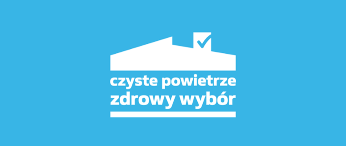 Białem logo na niebieskim tle..