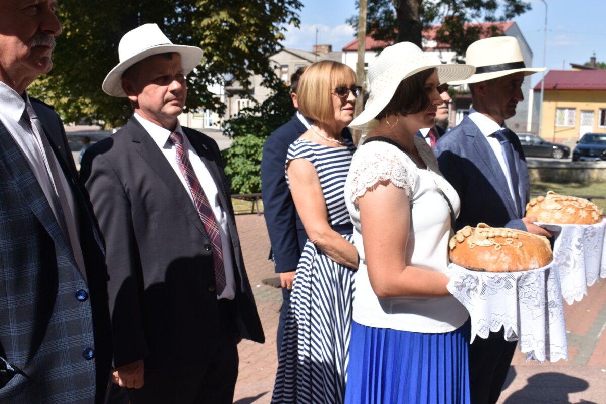 Uczestnicy korowodu