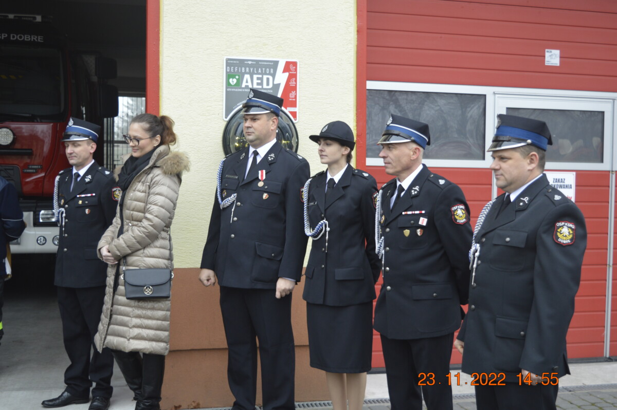 Strażacy w mundurach