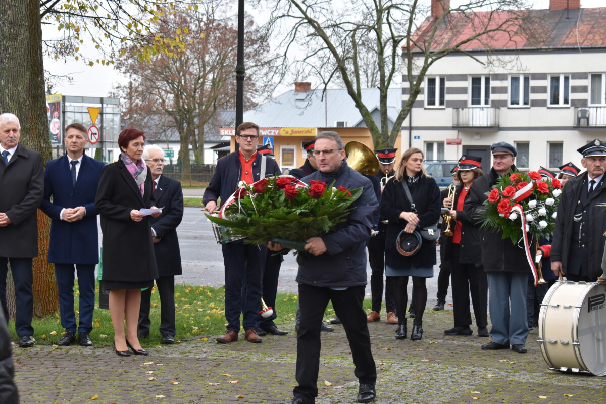 11 listopada w Dobrem zorganizowano obchody 104. Rocznicy Odzyskania Niepodległości przez Polskę.