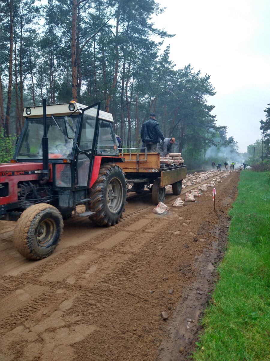 Traktor na drodze