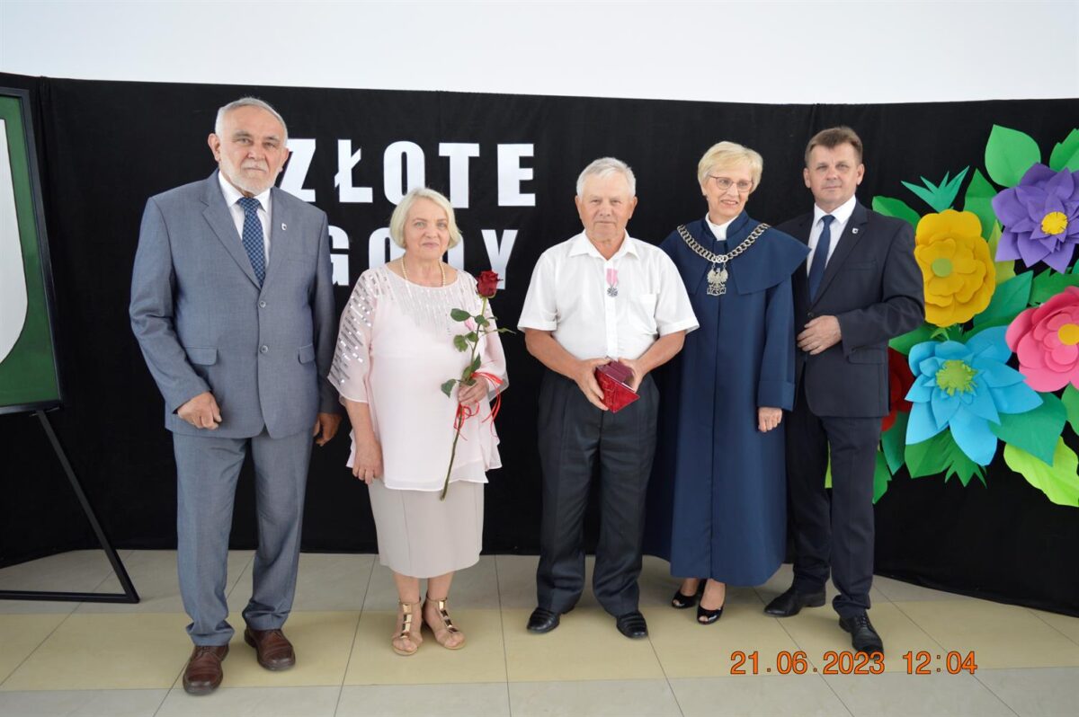 Dwoch mezczyzn i dwie kobiety