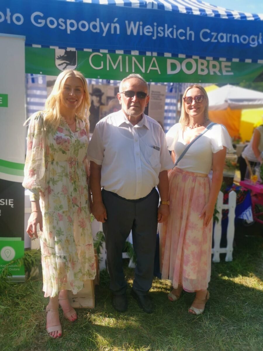 mezczyna i dwie kobiety