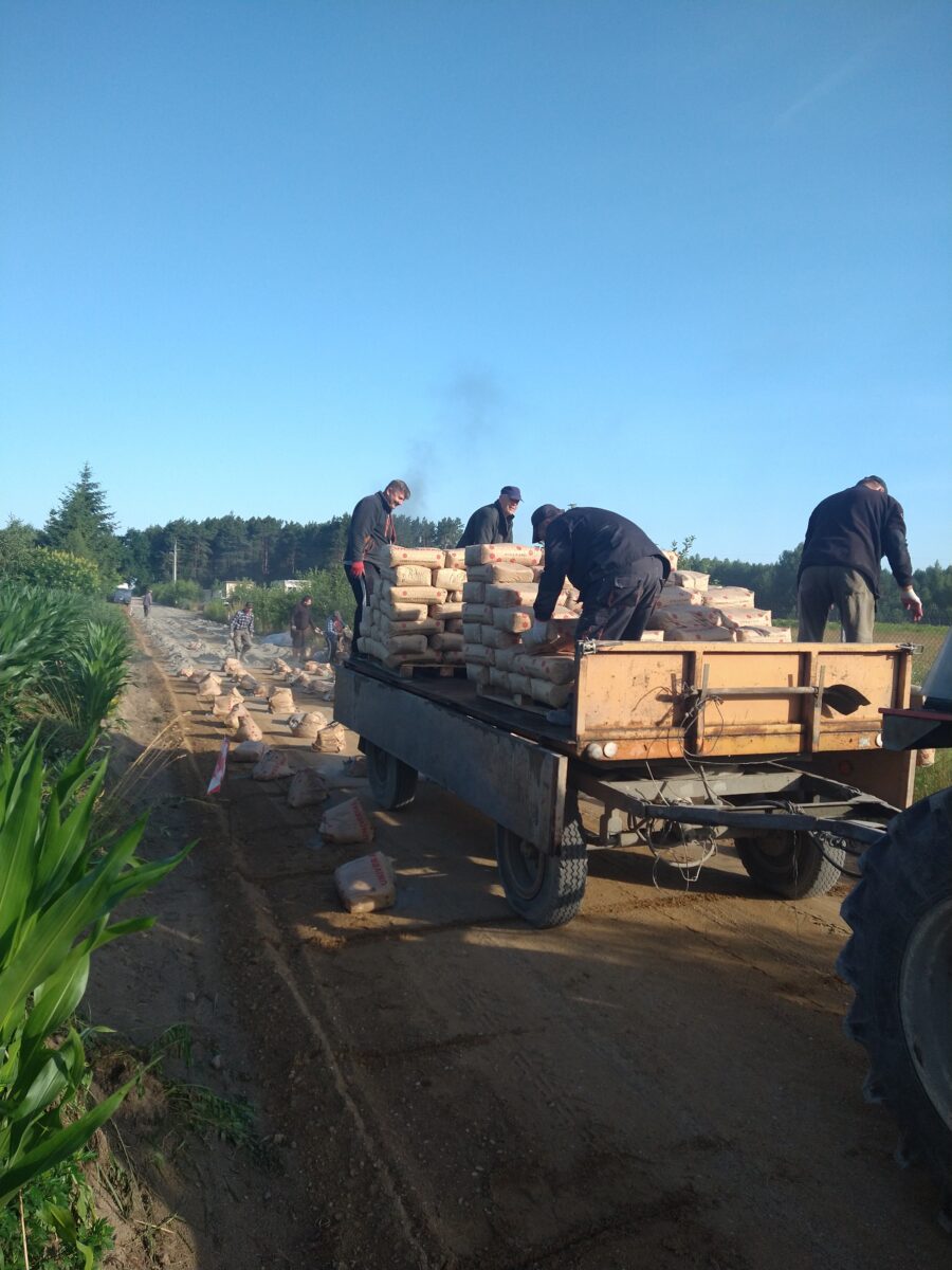 droga, ciagnik pole niebo