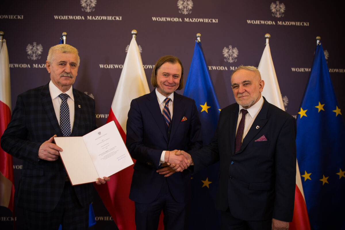 mezczyzna podanie reki